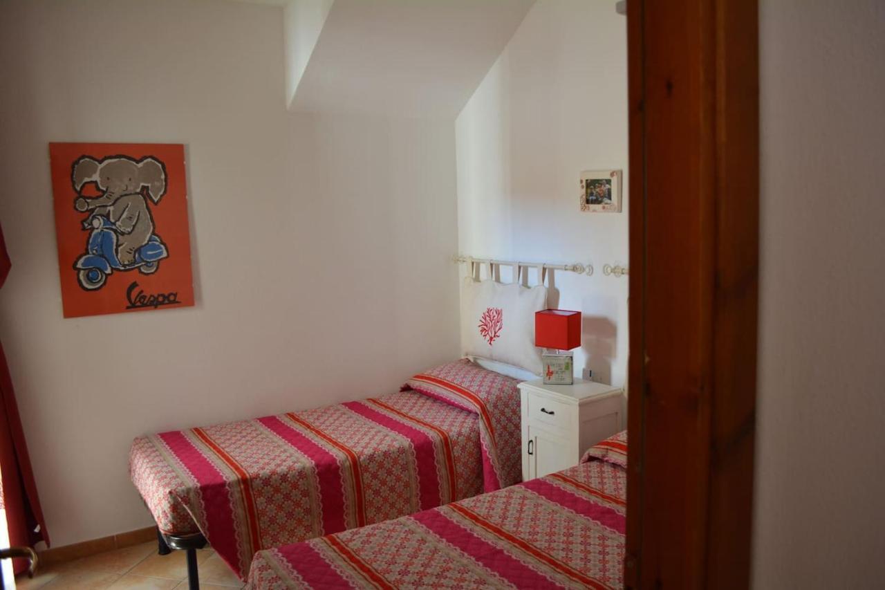 Casa Della Vespa Orosei Exteriör bild