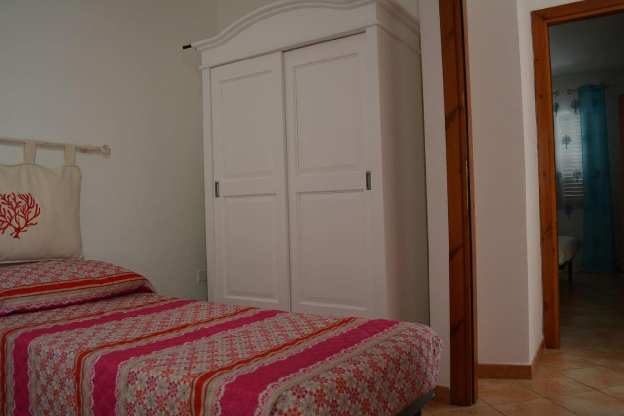 Casa Della Vespa Orosei Exteriör bild